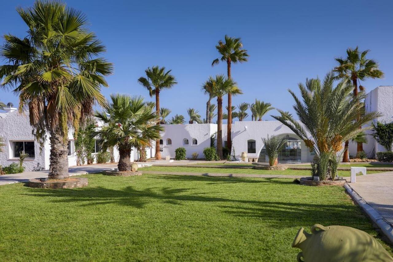Hari Club Beach Resort Aghīr Exteriör bild