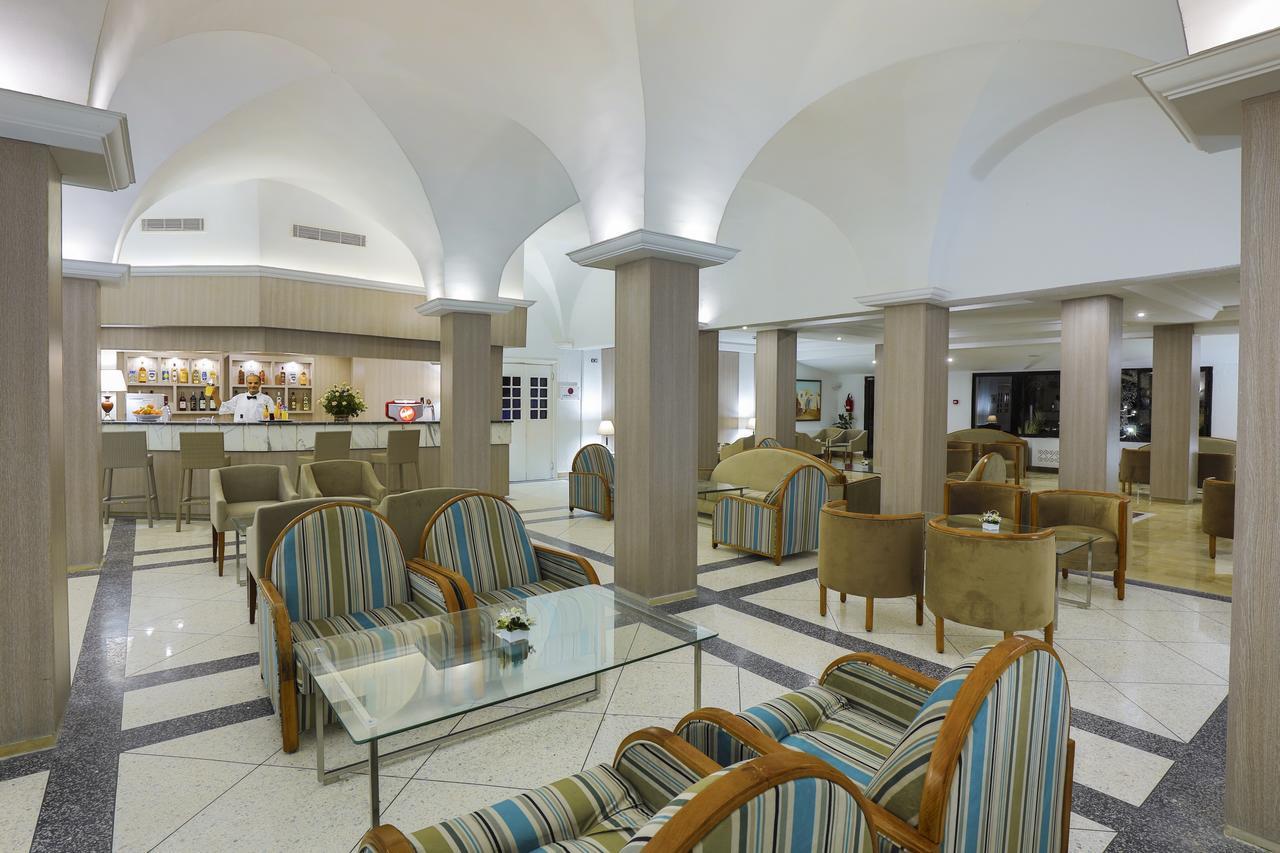 Hari Club Beach Resort Aghīr Exteriör bild