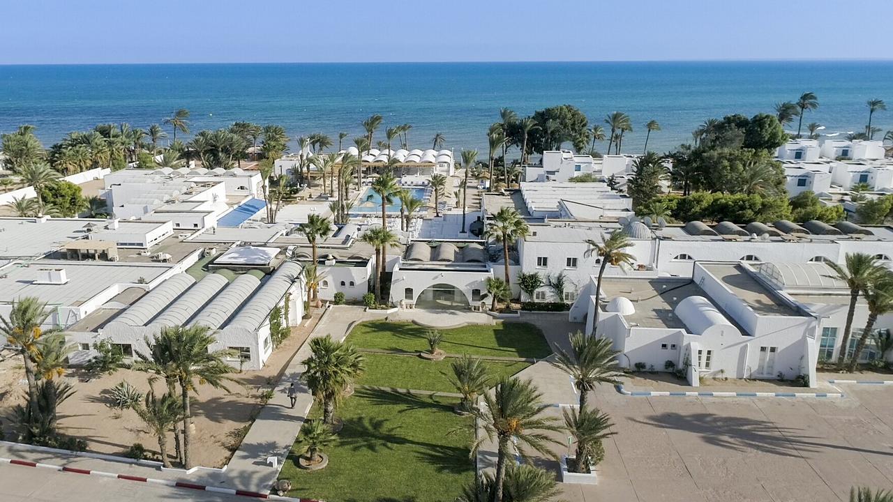 Hari Club Beach Resort Aghīr Exteriör bild